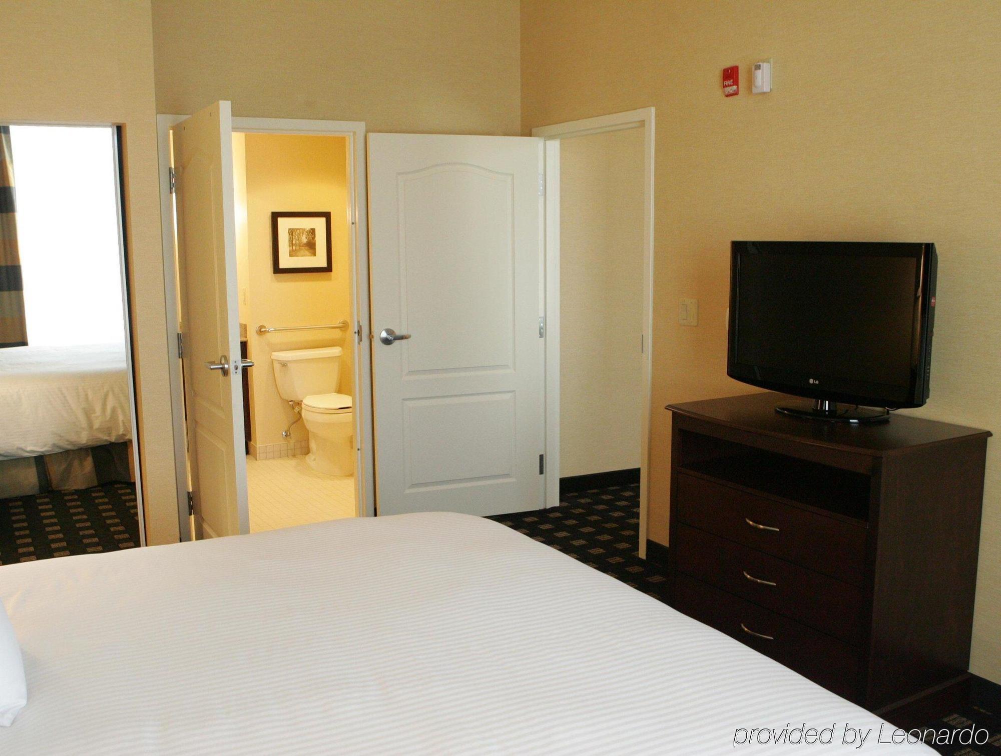 Homewood By Hilton Airport Corporate Centre 3*