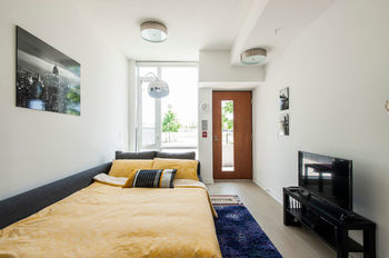 Elites - One Bedroom Townhouse * Toronto