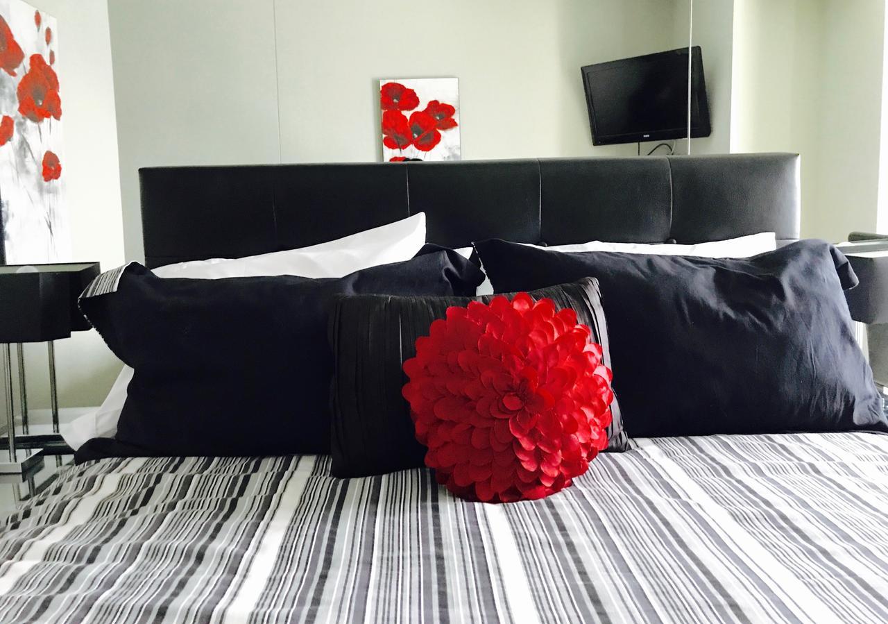 Executive High Rise Apartment Toronto