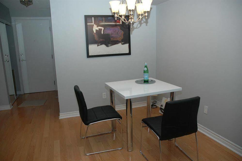 Living - Convention Centre Apartment *