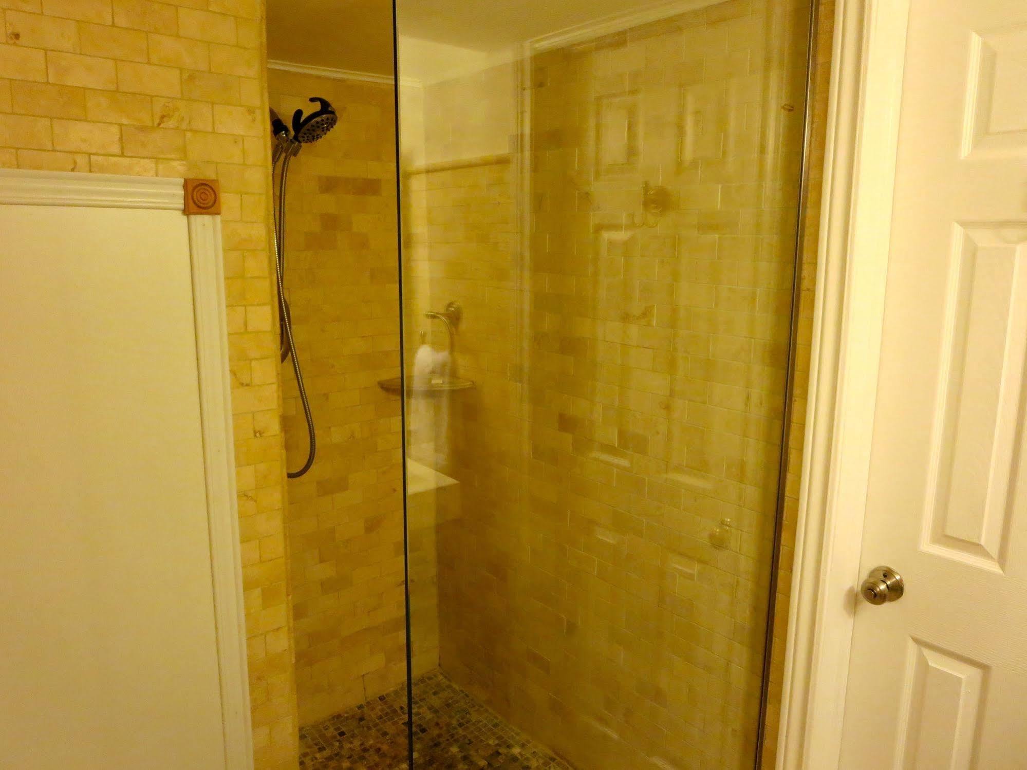 Apartment Executive Underground *