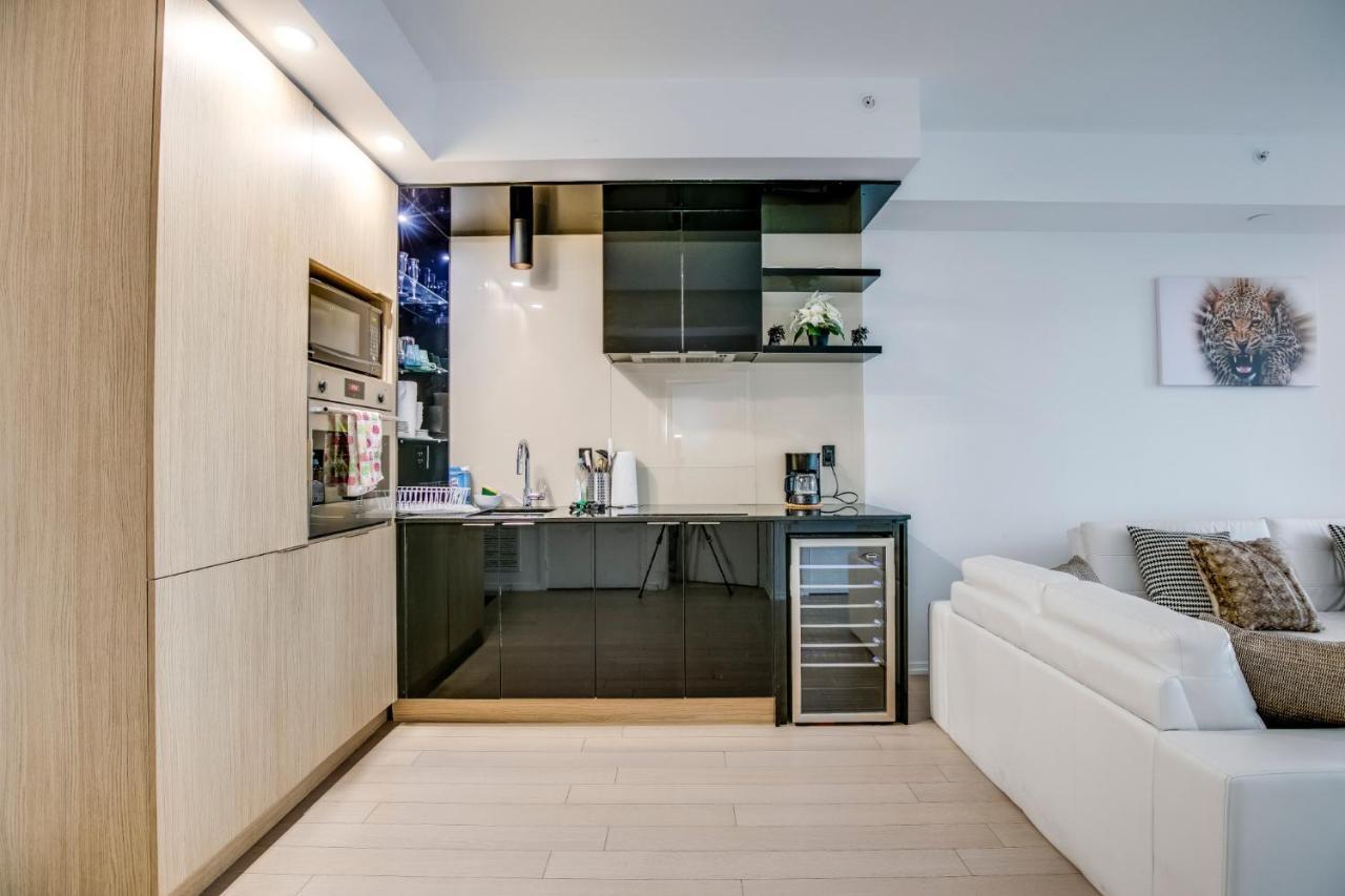 Apartment Temperance Skyview Suites By Sts Toronto