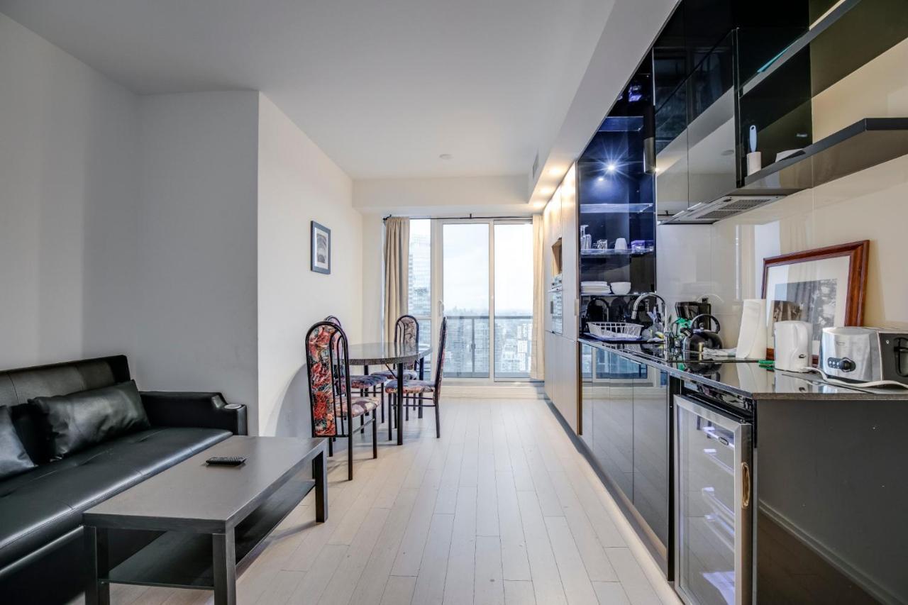 Apartment Temperance Skyview Suites By Sts Toronto