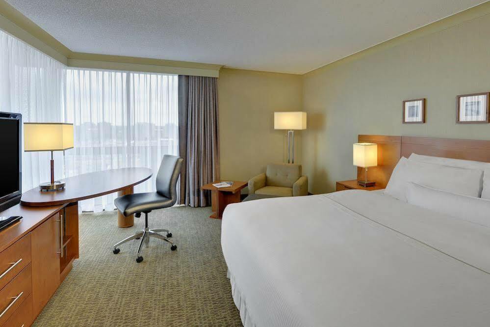 Pan Pacific Hotel 4*