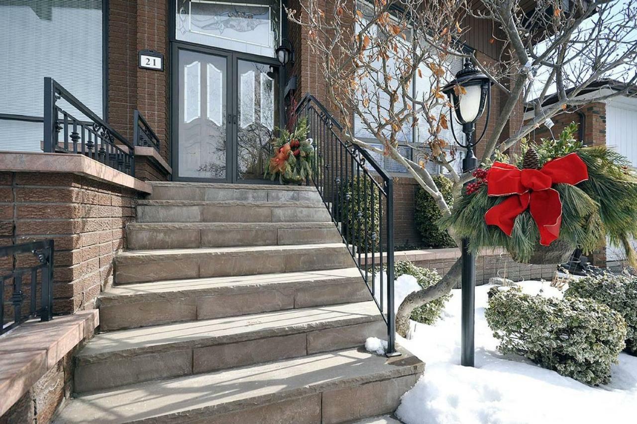 Homestay A Stunning Style Toronto