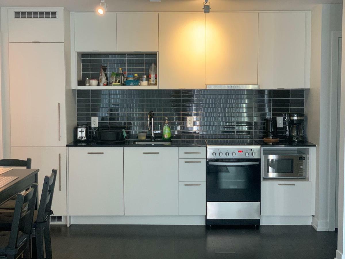 Metropolitan University-daphne Cockwell Complex Apartment Toronto