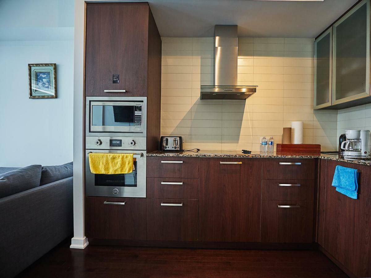 Ice Suites Apartment