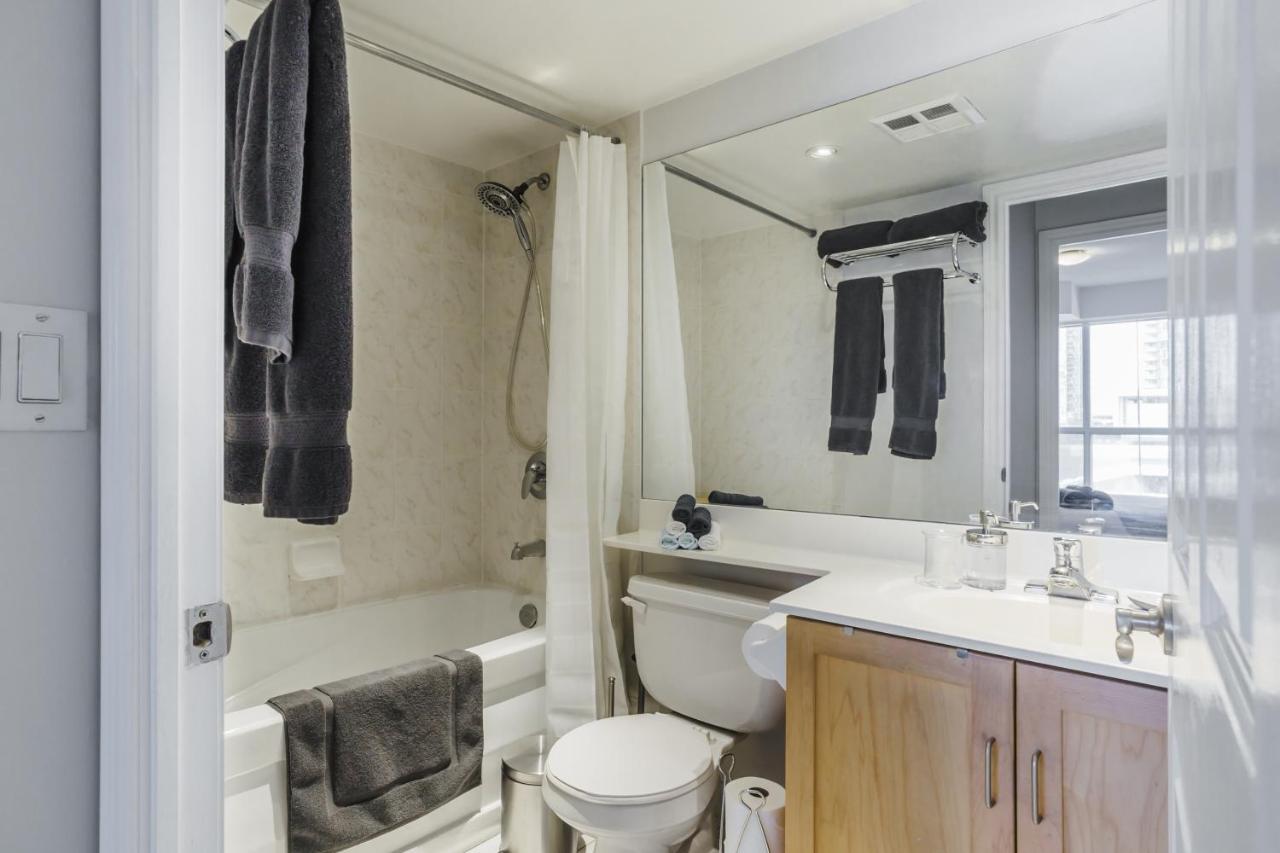 Aparthotel Aoc - Heart Of Downtown Toronto