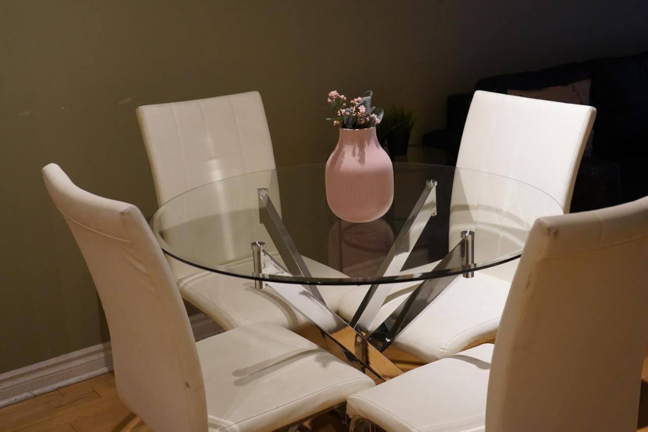 Living - Convention Centre Apartment Toronto