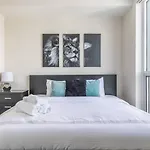 Stunning Views Of Downtown - Luxury High Rise With King Bed!