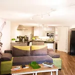 Charming Downtown Pied-A-Terre
