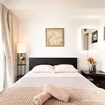 Bright Condo In The Heart Of Toronto