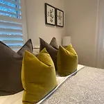 Clearbrooke Gem- Bright Private Bedroom Close To Yyz