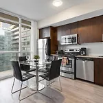 Luxury Fully Furnished Suite In Downtown Toronto - Maple Leaf Square