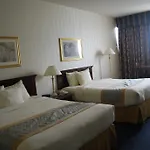Toronto Plaza Airport Hotel
