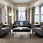 One King West Hotel And Residence