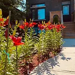 Lovely 3 Bedrooms Apartment Space Share Toronto
