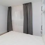 Your Comfy Home In Mid-Toronto