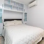 Your Comfy Home In Mid-Toronto