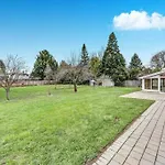 Lovely 2 Bedroom Basement Apartment In Toronto