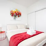 Cozy Loft Perfect For Relaxing In Heart Of City