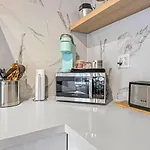 Amazing Fully Renovated Apartment On Queen St.