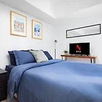 Micro Studio In Heart Of Downtown!