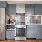 Luxury 2 Bedroom Condo High Floor Close To Eaton Center