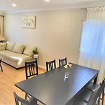 Queen Bedroom With Private Washroom Near 401, 404, Dvp, Markham, North York, Free Parking