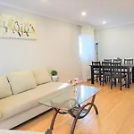 Queen Bedroom With Private Washroom Near 401, 404, Dvp, Markham, North York, Free Parking