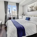 Downtown Toronto Cn Tower Suites