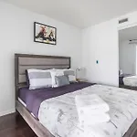 1 Bdrm Condo With Lakeshore Views Free Parking In Downtown Toronto