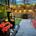 Luxury Suite With Private Patio In Downtown Toronto