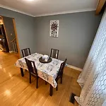 Large Private Room Close To Finch