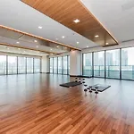 Condo In Parklawn & Lake Shore With Free Parking Close To Airport