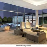 Two Br Two Br Plus Study Yorkville Condo