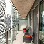 Gorgeous 1Br W/Parking Across The Scotiabank Arena