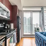Gorgeous 1Br W/Parking Across The Scotiabank Arena