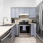 Modern & Spacious 2 Bed Condo Across From Lakeshore!