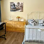Perfect Home-Private Washrooms,Free Parking,High Speed Net