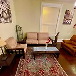 Charming Townhouse In Downtown, Toronto