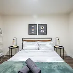 2Br Modern Apt - Near The Trinity Bellwoods Park