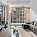 Modern Condo In The Heart Of Downtown Toronto