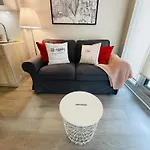Stunning Suite In Heart Of Downtown Toronto J1