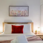 Jarvis Apartment
