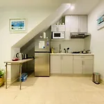 Stylish Private Home With 2 Bedrooms And Free Parking In Midtown