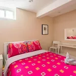 Charming 2-Bdr Apt, Private Entrance, Self Check-In