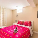 Charming 2-Bdr Apt, Private Entrance, Self Check-In