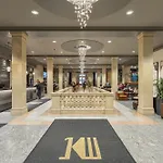One King West Hotel And Residence