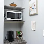 Close To Mall With Private Toilet, Free Wi-Fi And Parking